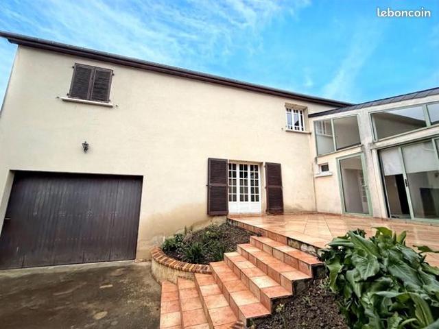 Maison 5 pièces 221 m²