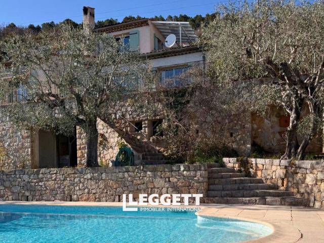 Maison 5 pièces 221 m²