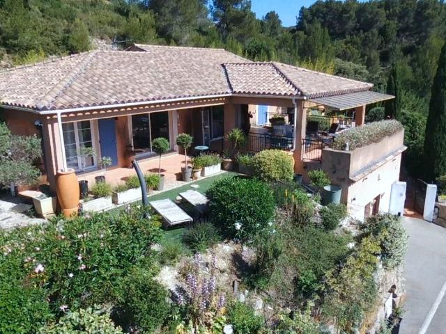 Maison 5 pièces 221 m²