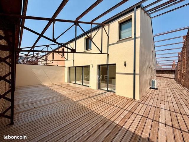 Maison 5 pièces 221 m²