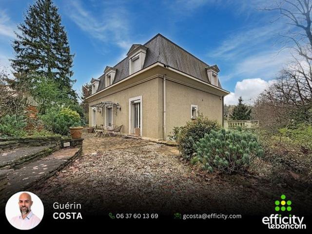 Maison 5 pièces 221 m²