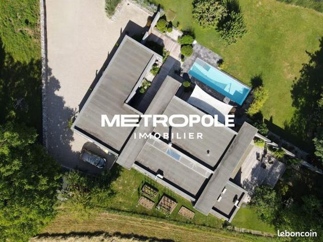Maison 5 pièces 222 m²