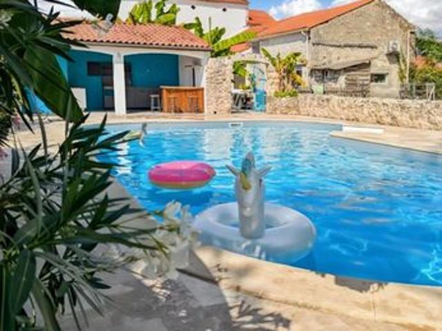 Maison 5 pièces 222 m²