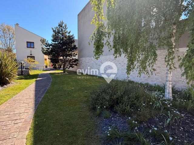 Maison 5 pièces 222 m²