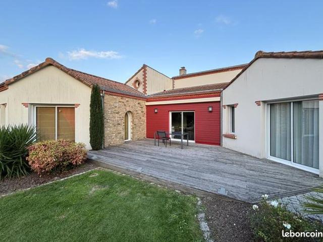 Maison 5 pièces 222 m²