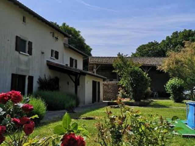Maison 5 pièces 222 m²