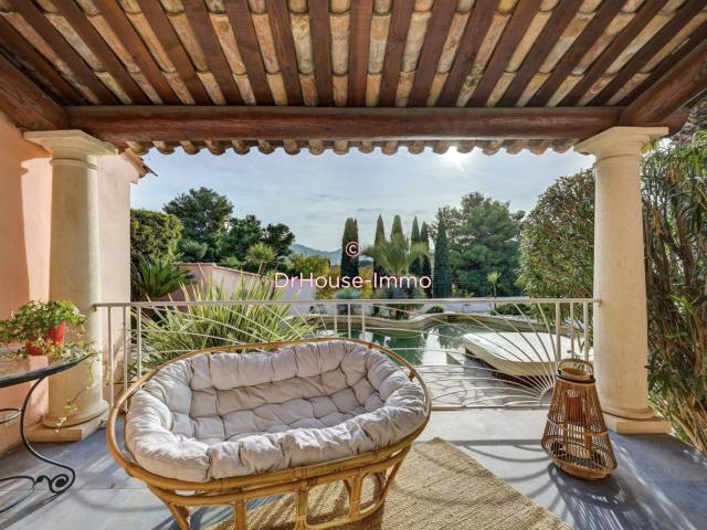 Maison 5 pièces 222 m²