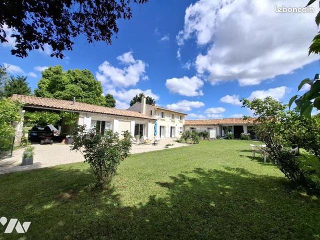 Maison 5 pièces 222 m²