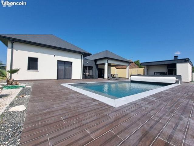 Maison 5 pièces 222 m²