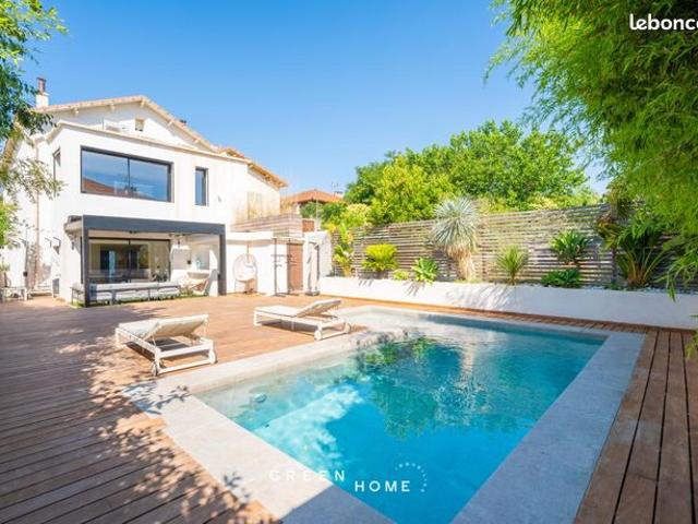 Maison 5 pièces 223 m²