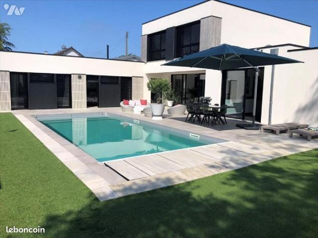Maison 5 pièces 223 m²