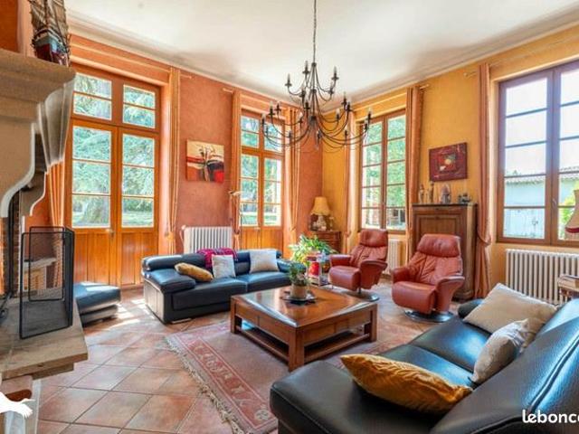 Maison 5 pièces 223 m²