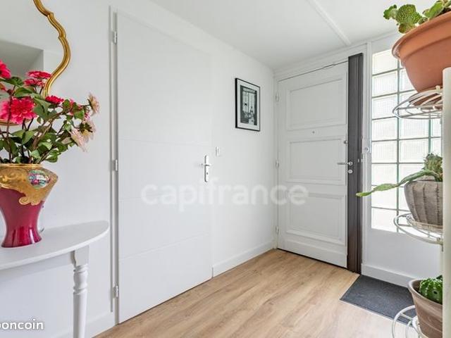 Maison 5 pièces 223 m²