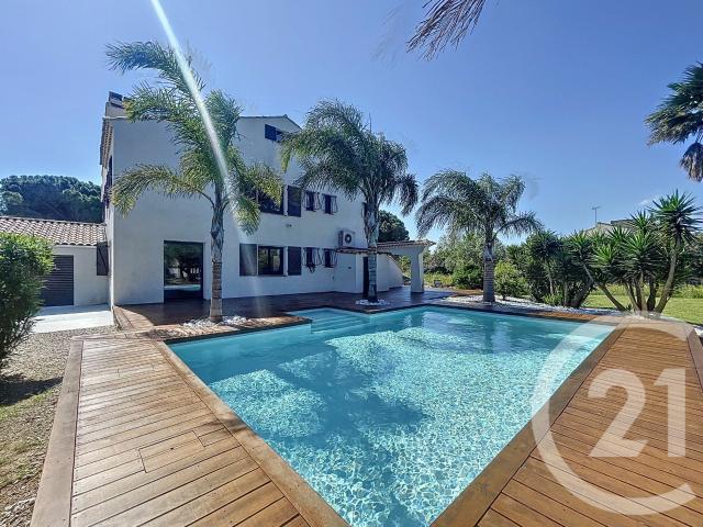 Maison 5 pièces 234 m²