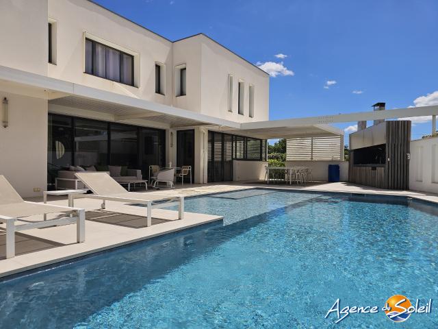 Maison 5 pièces 234 m²