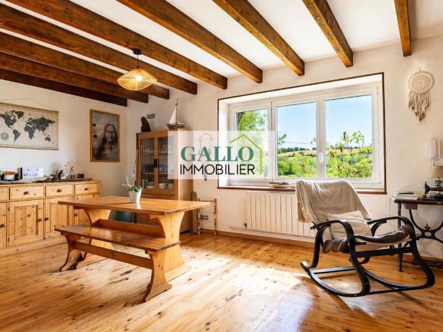 Maison 5 pièces 234 m²