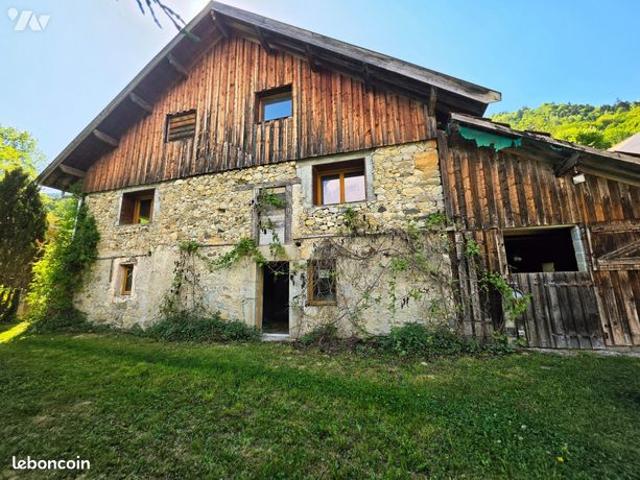 Maison 5 pièces 234 m²