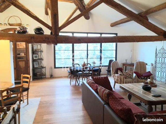 Maison 5 pièces 234 m²