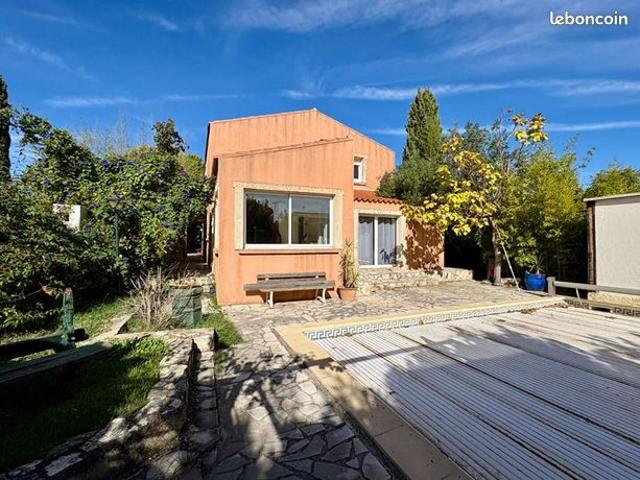 Maison 5 pièces 234 m²