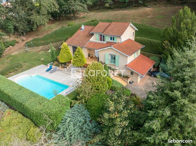 Maison 5 pièces 235 m²