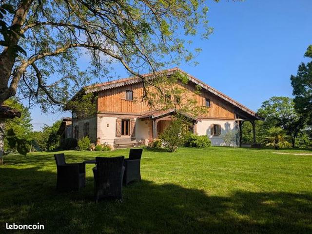 Maison 5 pièces 235 m²