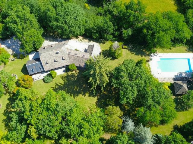 Maison 5 pièces 235 m²