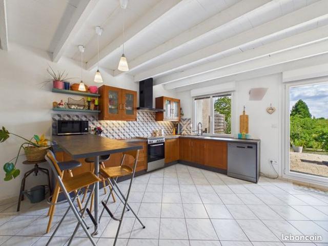 Maison 5 pièces 235 m²