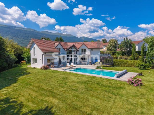 Maison 5 pièces 235 m²