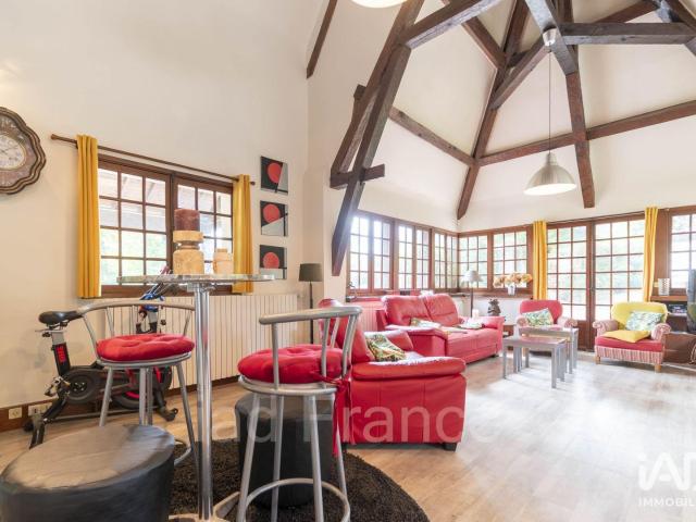 Maison 5 pièces 235 m²
