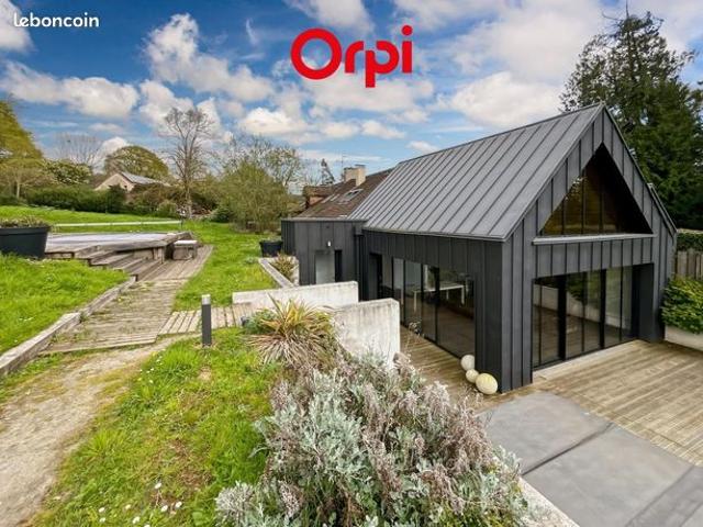 Maison 5 pièces 235 m²
