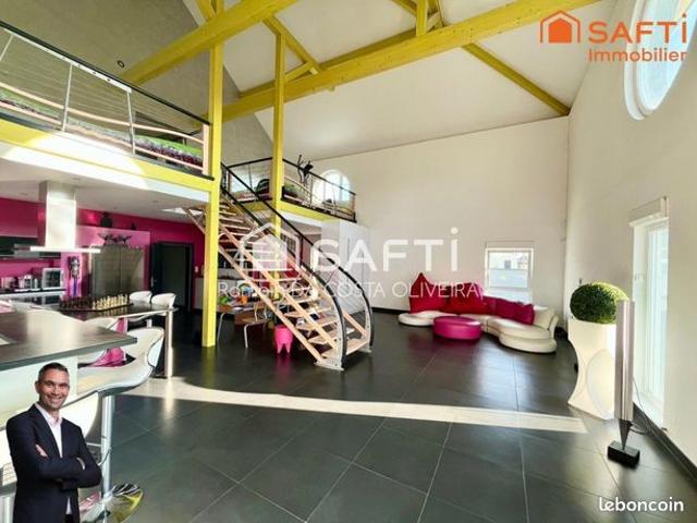 Maison 5 pièces 236 m²