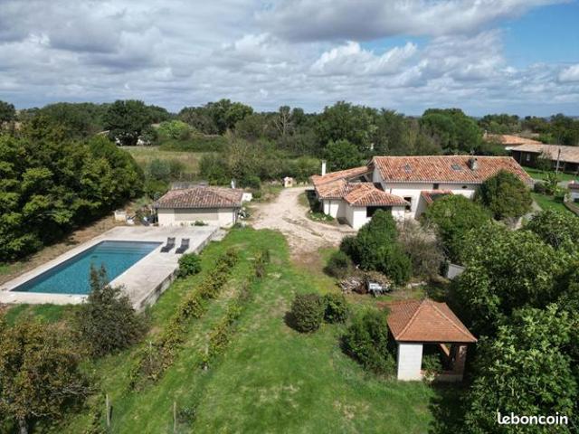 Maison 5 pièces 237 m²