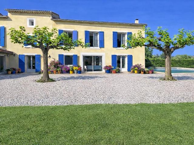 Maison 5 pièces 238 m²