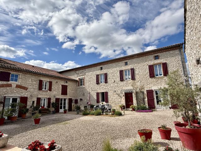 Maison 5 pièces 238 m²