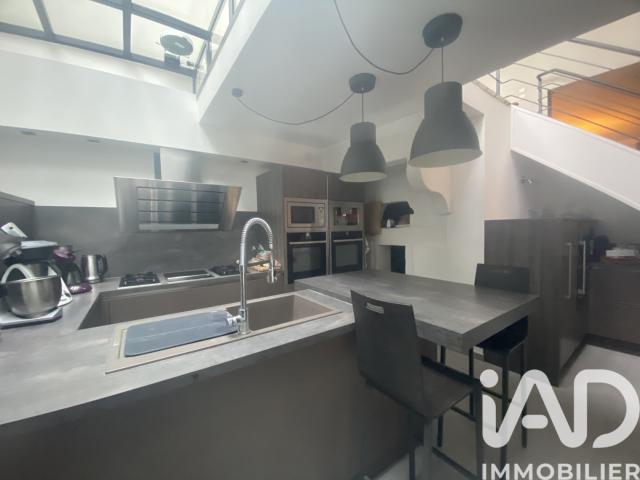 Maison 5 pièces 238 m²