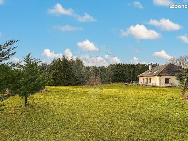 Maison 5 pièces 239 m²