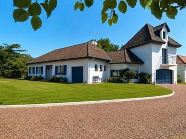 Maison 5 pièces 239 m²
