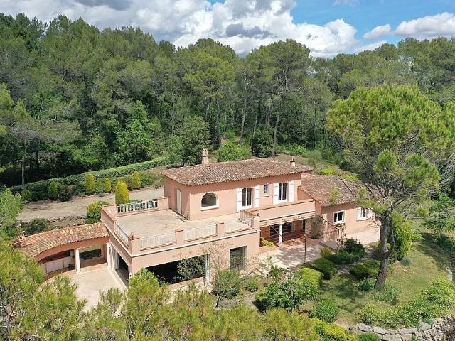 Maison 5 pièces 230 m²