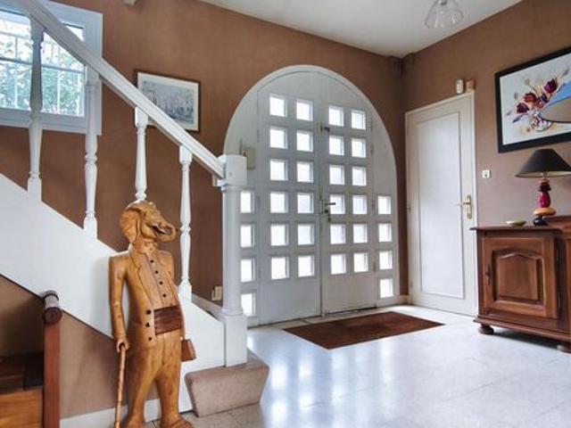 Propriété 5 pièces 230 m²