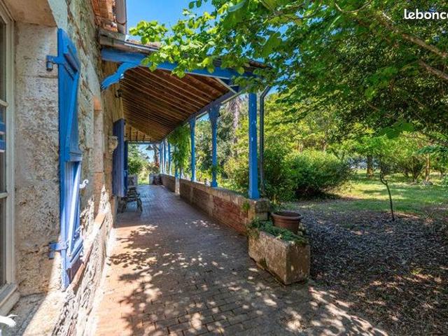 Maison 5 pièces 230 m²