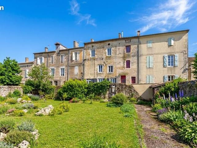 Maison 5 pièces 230 m²