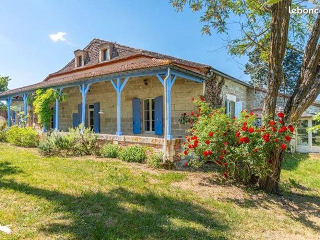 Maison 5 pièces 230 m²
