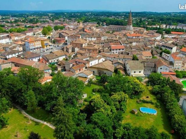 Maison 5 pièces 230 m²