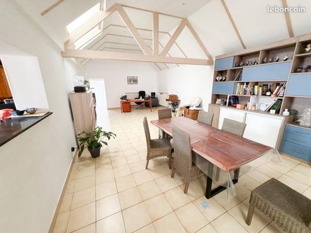 Maison 5 pièces 252 m²