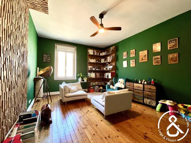 Maison 5 pièces 230 m²