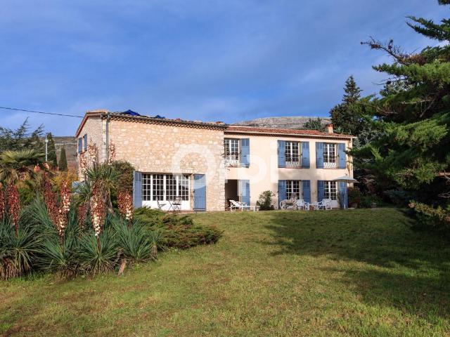 Maison 5 pièces 230 m²