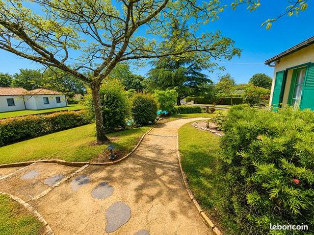 Maison 5 pièces 230 m²