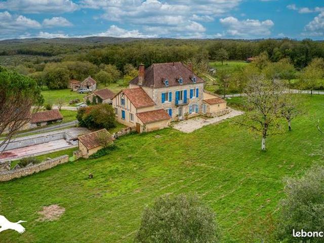 Maison 5 pièces 230 m²
