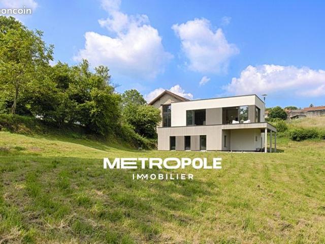 Maison 5 pièces 230 m²
