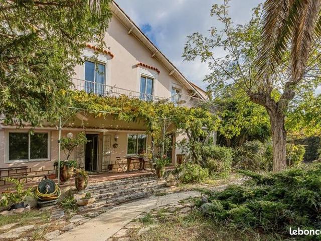 Maison 5 pièces 230 m²